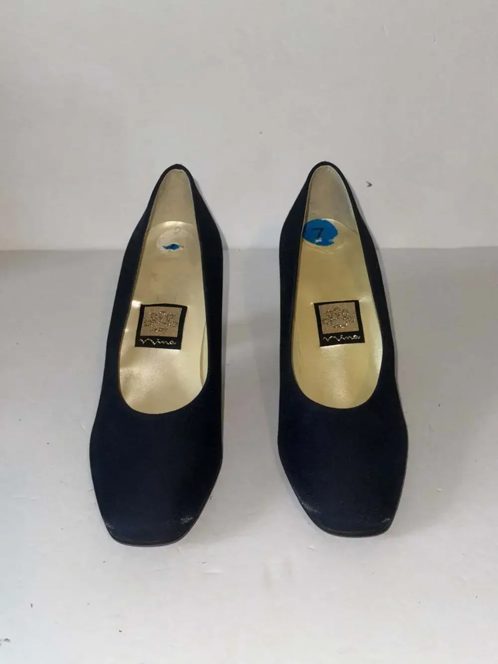 NINA Vintage Black Satin Fabric Pumps, Closed toe, slipons.  NEW w/box, Size 7